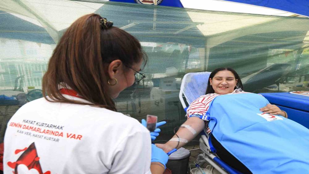 K&ouml;k h&uuml;crede umut b&uuml;y&uuml;yor: Kızılay&rsquo;ın bağış&ccedil;ı havuzu 1,2 milyonu aştı
