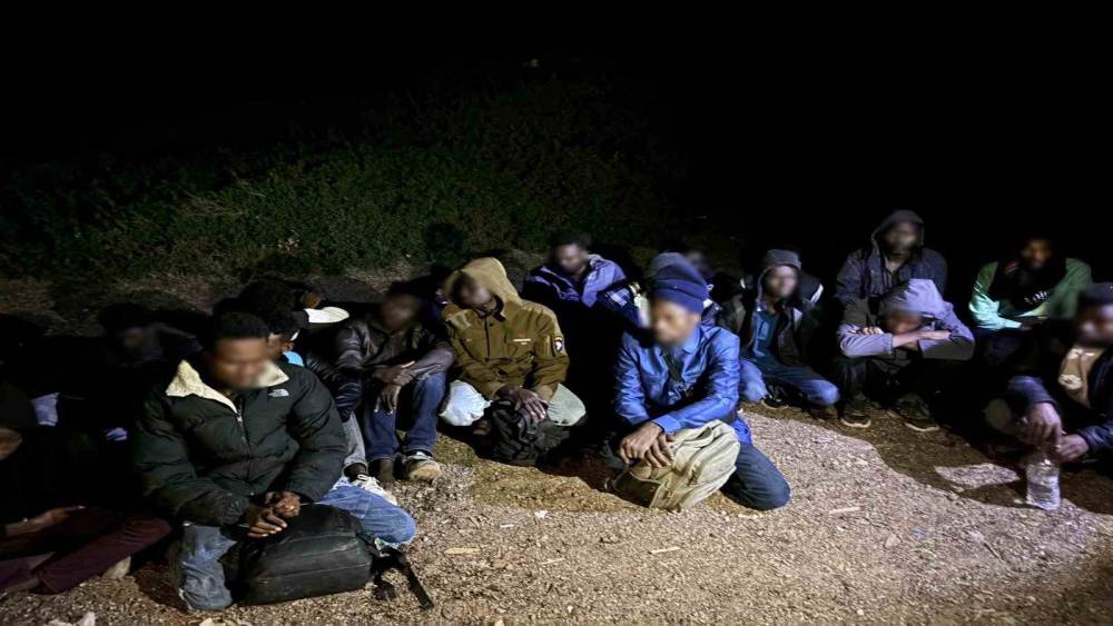 İzmir&rsquo;de 73 d&uuml;zensiz g&ouml;&ccedil;men yakalandı
