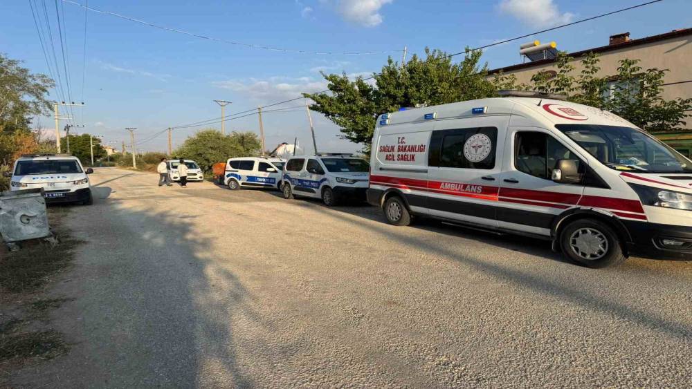 Trakt&ouml;r&uuml;n altında kalan 4 yaşındaki &ccedil;ocuk hayatını kaybetti
