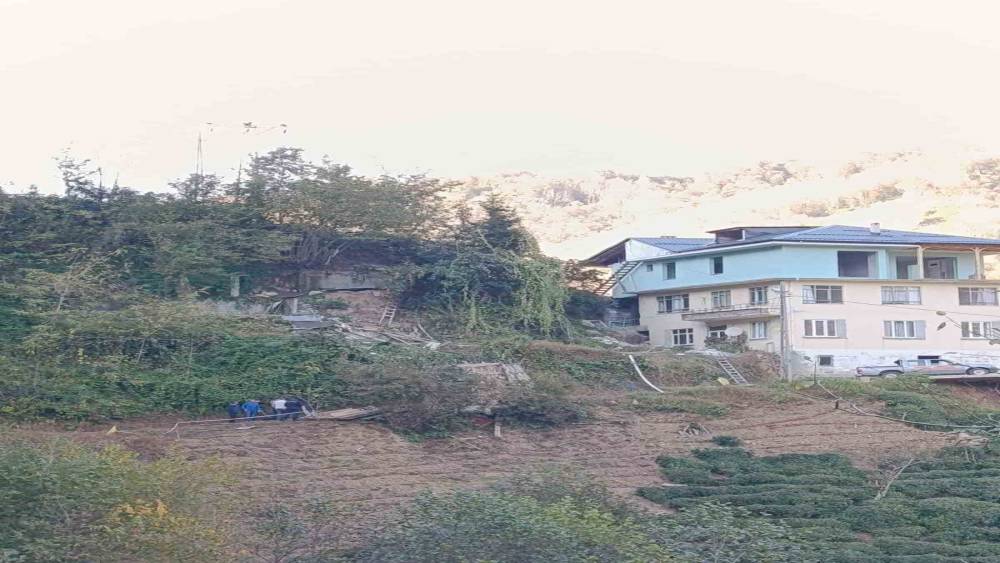 Rize’de ahşap yapının çöktüğü olayda ölü sayısı 2’ye yükseldi
