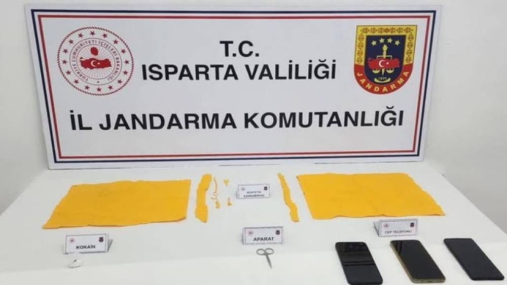 Isparta&rsquo;da jandarmanın uyuşturucu operasyonunda 2 ş&uuml;pheli tutuklandı
