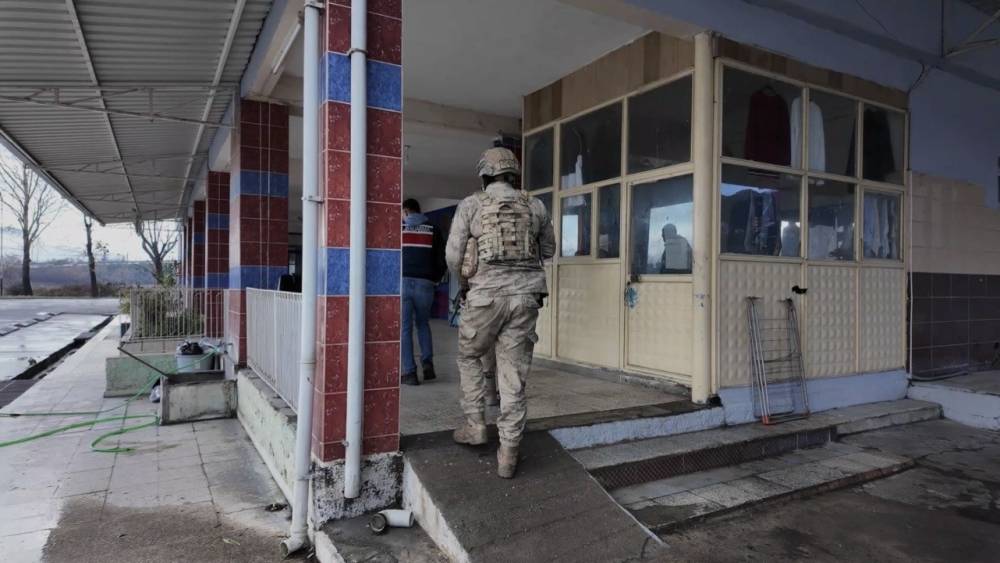 Osmaniye merkezli ka&ccedil;ak&ccedil;ılık operasyonunda 5 tutuklama
