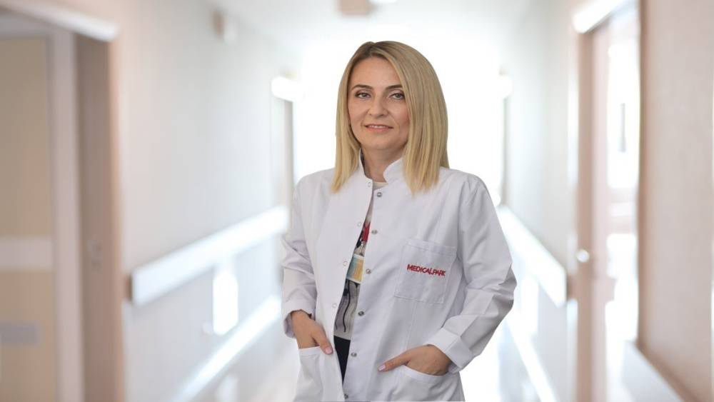 Uzmanı uyardı: "Artan ekran s&uuml;resi g&ouml;z kuruluğu ve glokom riskini artırıyor"
