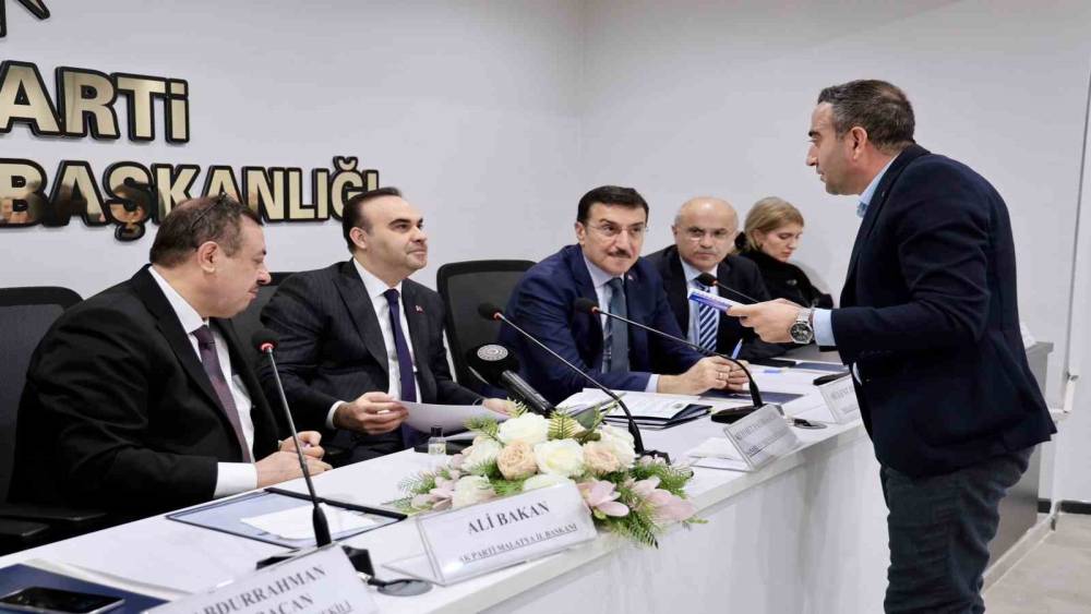 Bakan Kacır&rsquo;a Ak&ccedil;adağ&rsquo;ın K&uuml;&ccedil;&uuml;k Sanayi Sitesi projesi sunuldu
