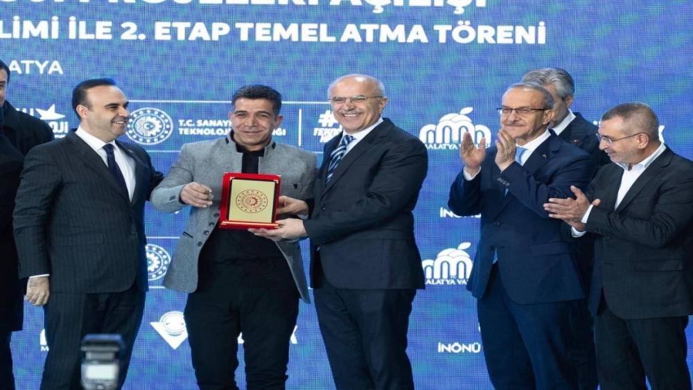 Başkan Er&rsquo;den esnafa modern site m&uuml;jdesi
