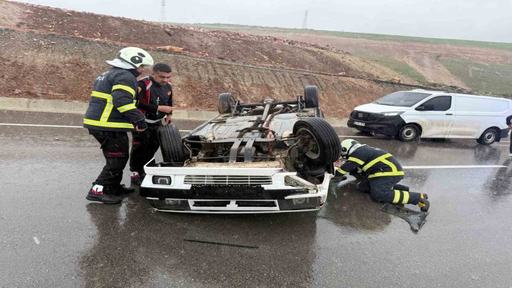 Siirt&rsquo;te iki otomobil &ccedil;arpıştı: 2 yaralı
