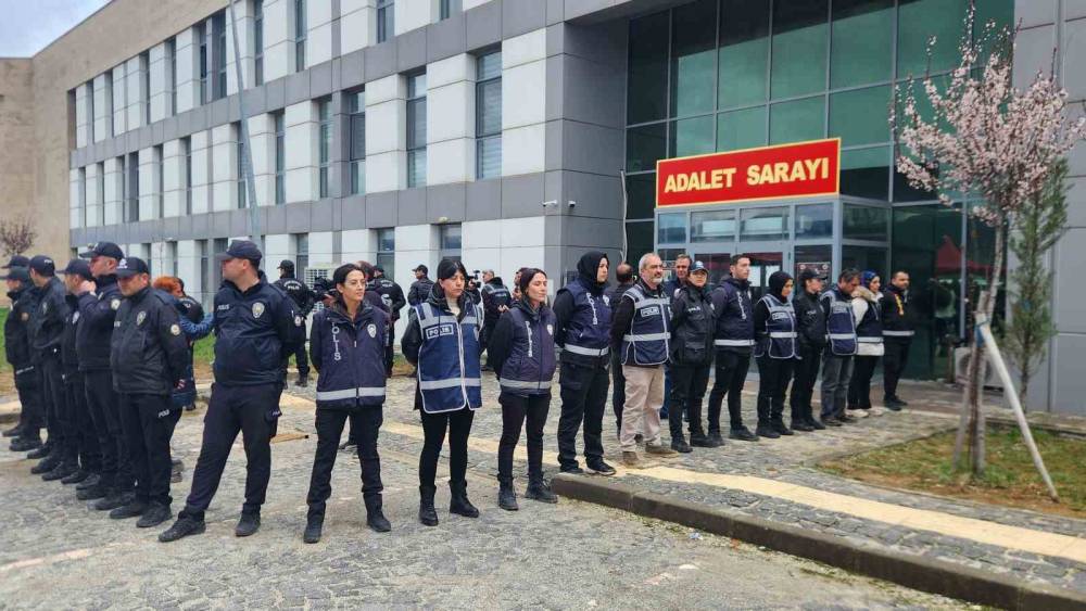G&uuml;listan Doku soruşturmasında d&ouml;nemin başhekimi &Ccedil;ağdaş &Ouml;zdemir adliyeye sevk edildi
