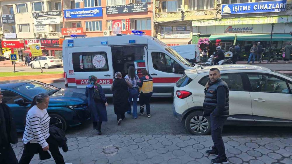 AVM tuvaletinde kadın baygınlık ge&ccedil;irdi
