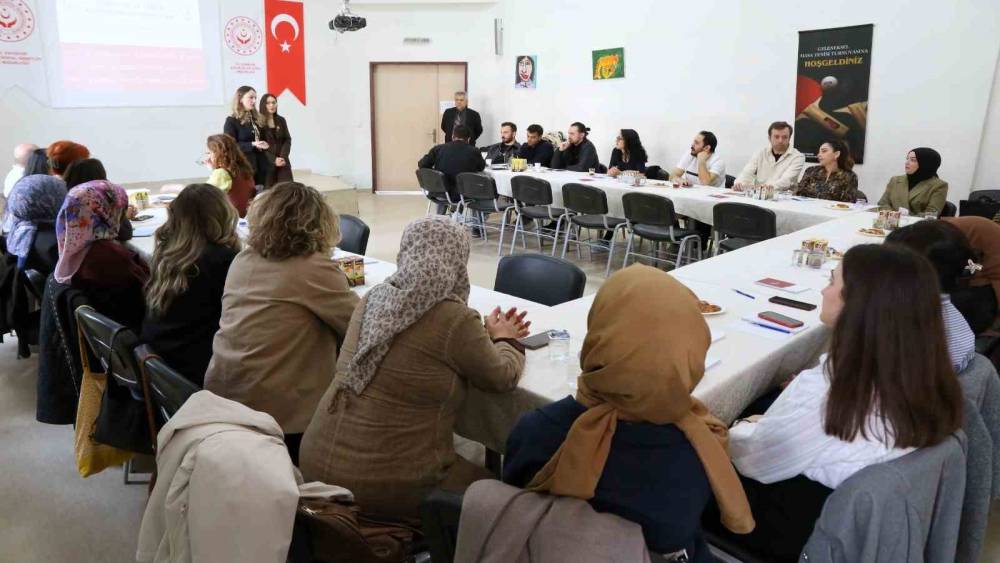 Eskişehirli uzmanlara "Psikolojik İlk Yardım ve Yas S&uuml;reci" eğitimi
