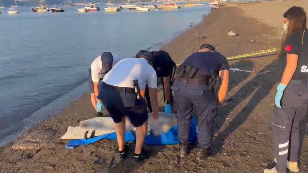Marmaris&rsquo;te denizde erkek cesedi bulundu
