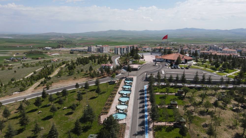 Millet bah&ccedil;esiyle il&ccedil;enin &ccedil;ehresi değişti
