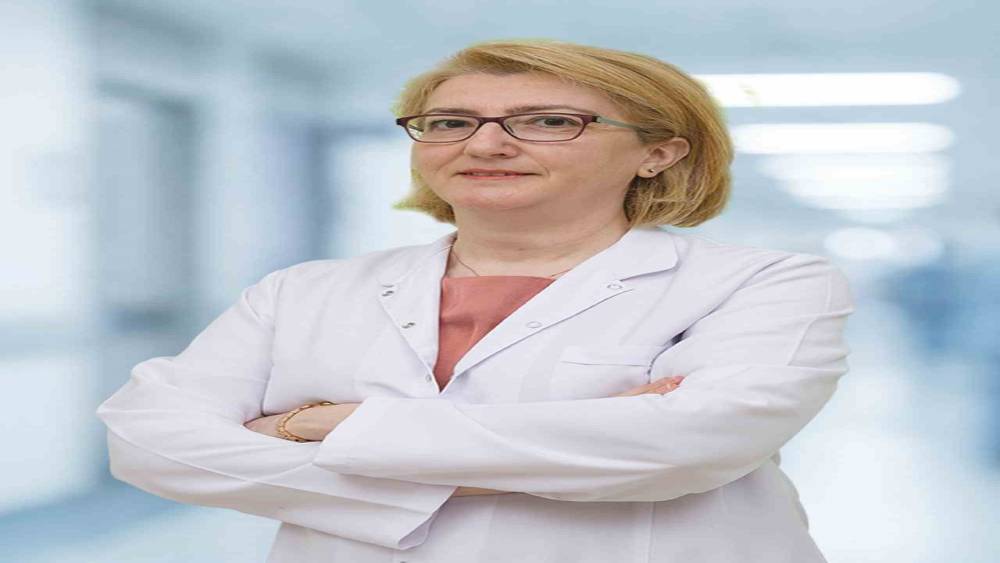 Uzmanından duruş bozukluklarına karşı &ouml;neri: "D&uuml;zenli egzersizle kısa s&uuml;rede tedavi m&uuml;mk&uuml;n"

