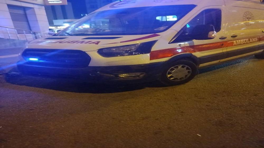 Mardin&rsquo;de ambulans ile otomobil &ccedil;arpıştı
