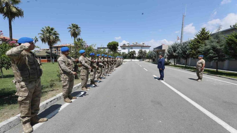 Vali Masatlı, D&ouml;rtyol&rsquo;da komandolarla bir araya geldi
