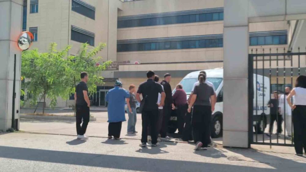 K&uuml;rek s&ouml;rf&uuml; yaparken boğularak hayatını kaybeden gencin annesinin feryatları y&uuml;rek sızlattı
