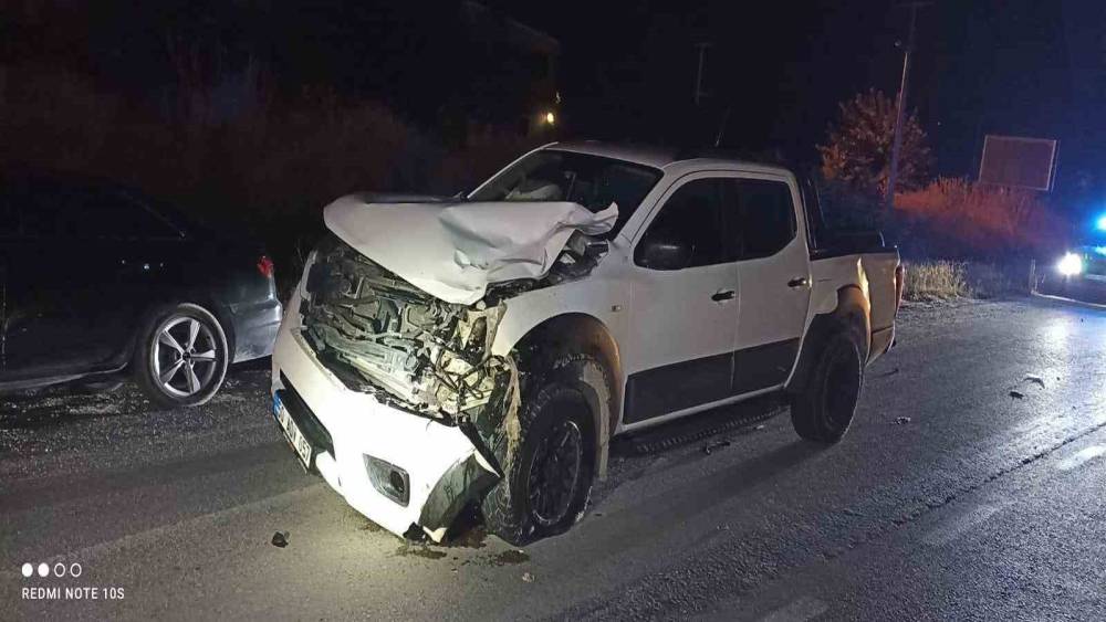 Kamyonetin &ccedil;arptığı yaya hayatını kaybetti
