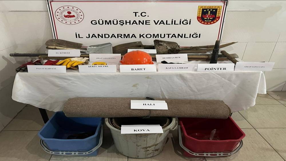 Gümüşhane’de kaçak kazı yapan 4 kişi suçüstü yakalandı
