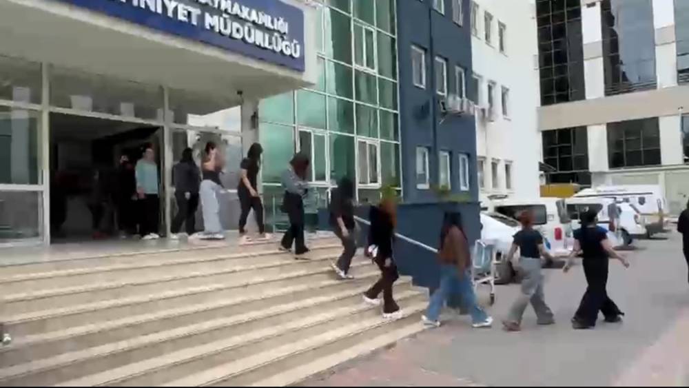 İskenderun&rsquo;da SPA ve masaj salonlarına denetim: izinsiz &ccedil;alıştırılan 23 kadın yakalandı
