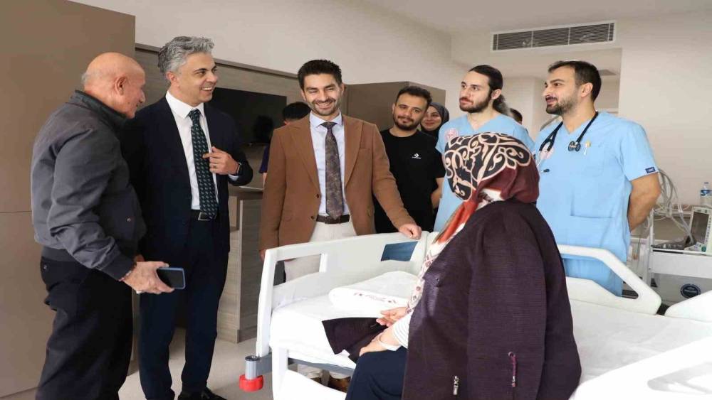 Kuyrukluyıldız ve Taş&rsquo;tan yatarak tedavi g&ouml;ren hastalara ziyaret
