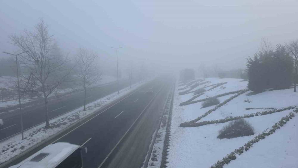 D&uuml;zce&rsquo;de sis ve soğuk hava etkili oluyor
