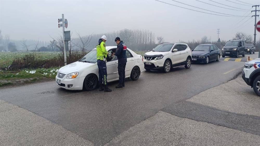 K&ouml;ylerde 6 bin ara&ccedil; denetlendi
