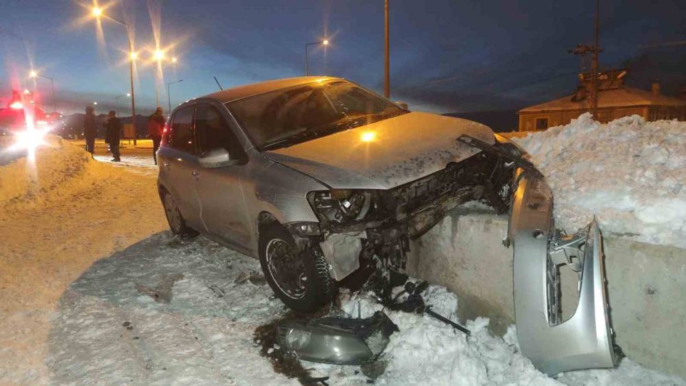 Van&rsquo;da trafik kazası: 3 yaralı
