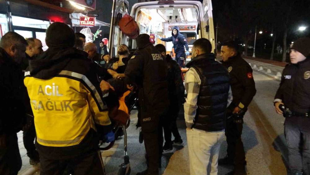 Malatya&rsquo;da husumetlilerin kavgası kanlı bitti: 1 yaralı
