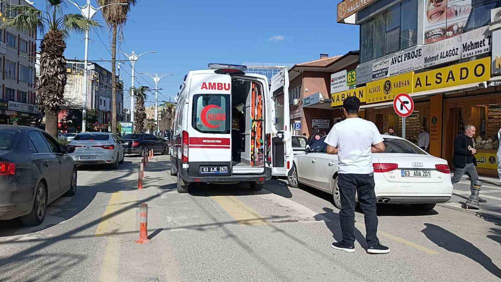 Şanlıurfa&rsquo;da motosikletler &ccedil;arpıştı, s&uuml;r&uuml;c&uuml;ler yaralandı
