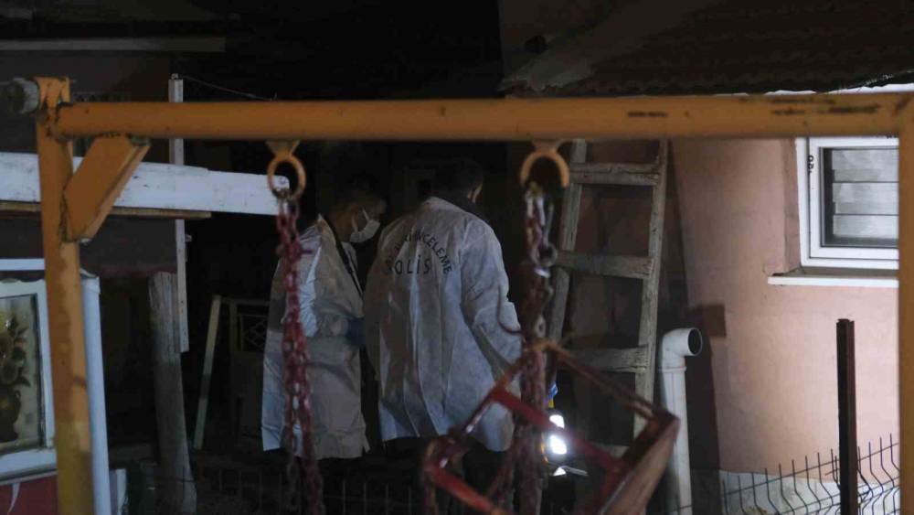 Karaman&rsquo;da &ccedil;atıdan d&uuml;şen şahıs yaralandı
