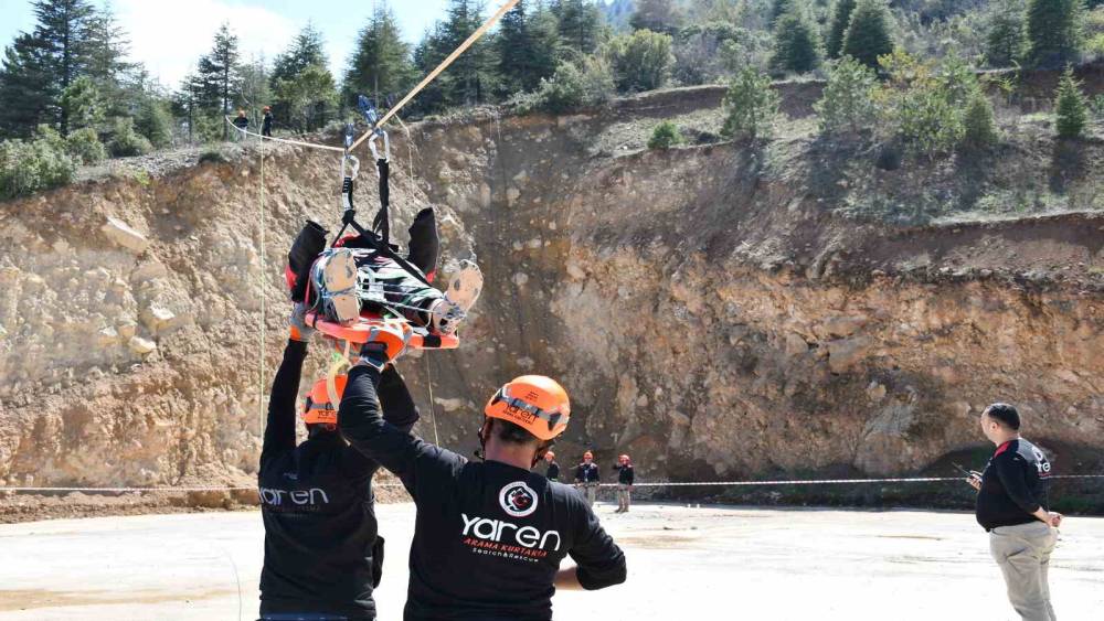 Akşehir&rsquo;de ger&ccedil;eği aratmayan arama kurtarma tatbikatı

