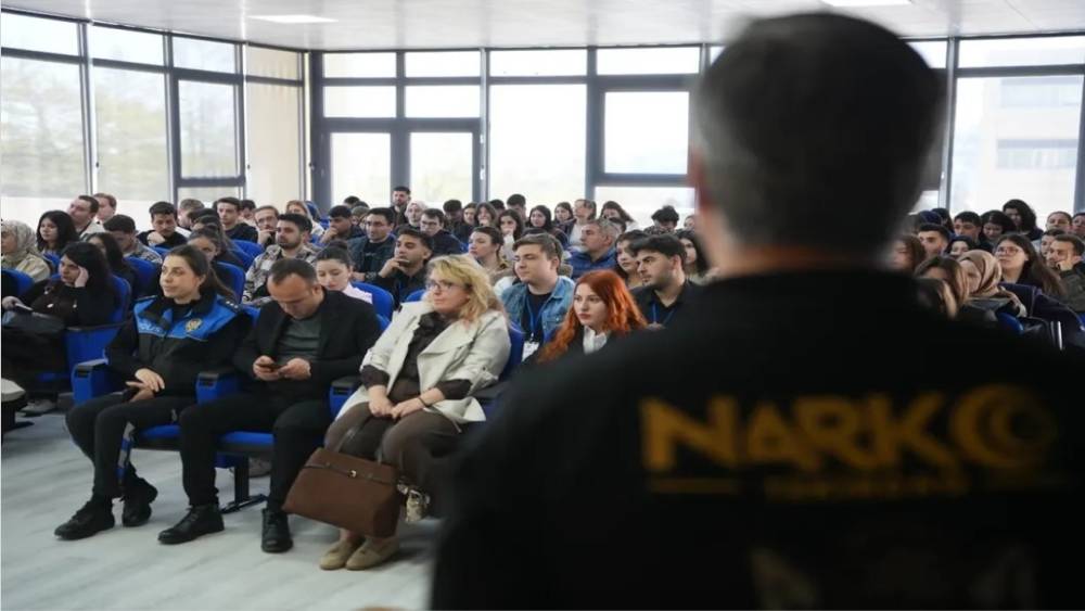 Tekirdağ&rsquo;da &Uuml;niversite &ouml;ğrencilerine Narko gen&ccedil;lik bilgilendirmesi
