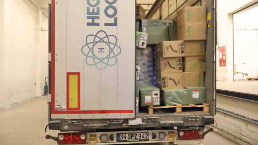 Kapıkule&rsquo;de milyonluk ka&ccedil;ak eşya operasyonu: 10 bin 400 adet elektronik sigara yakalandı
