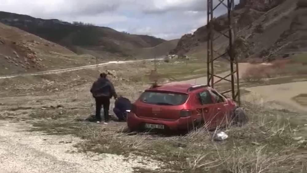 Y&uuml;ksekova-Van kara yolunda kaza: 1 &ouml;l&uuml;, 1 ağır yaralı
