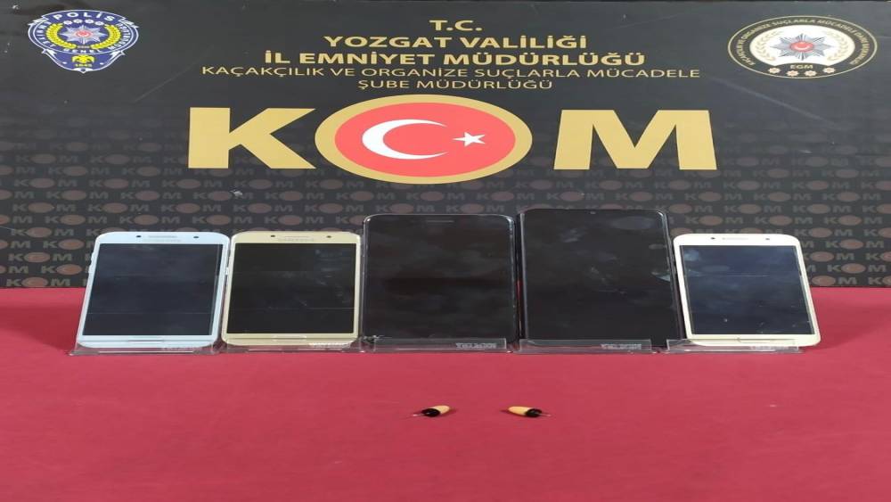 Ehliyet sınavında usuls&uuml;zl&uuml;k yapan 4 ş&uuml;pheli yakalandı
