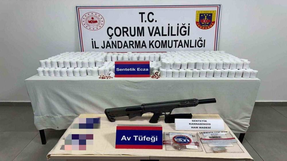 &Ccedil;orum&rsquo;da jandarma ekiplerinden uyuşturucu operasyonu: 5 g&ouml;zaltı
