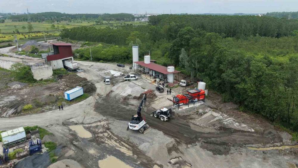 Terme kendi asfaltını &uuml;retmeye başladı
