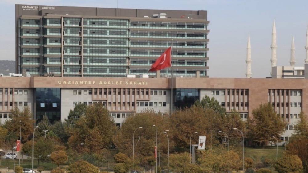 Ağabeyini &ouml;ld&uuml;ren sanık hakim karşısında
