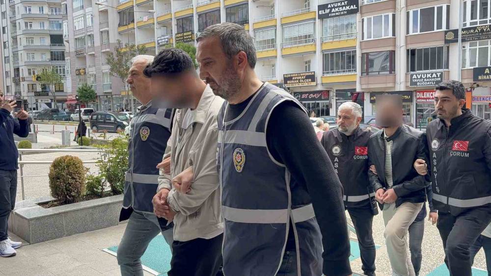 G&uuml;zellik salonunda akılalmaz y&ouml;ntemle vurgun: M&uuml;şterilerin telefonundan kredi &ccedil;eken 6 ş&uuml;pheli tutuklandı
