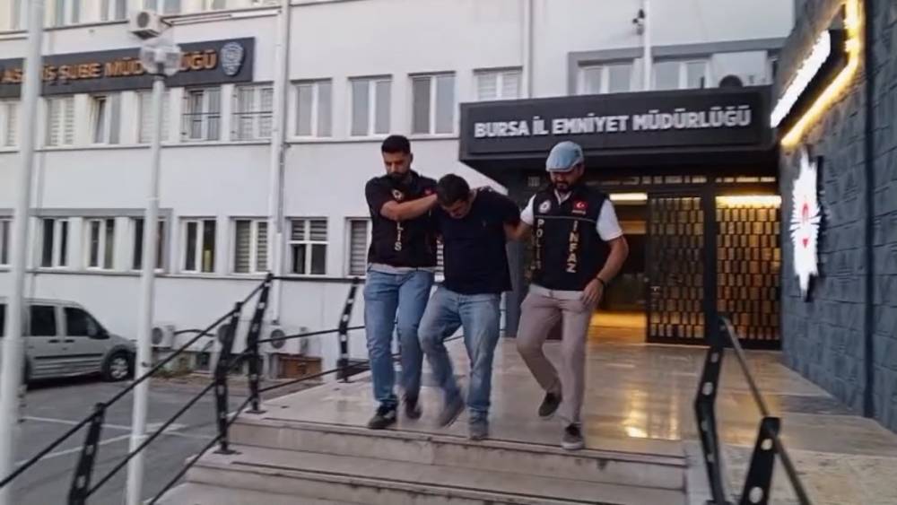 Bağ evinde tatil yapan aranan şahıs, yakalanıp cezaevine g&ouml;nderildi
