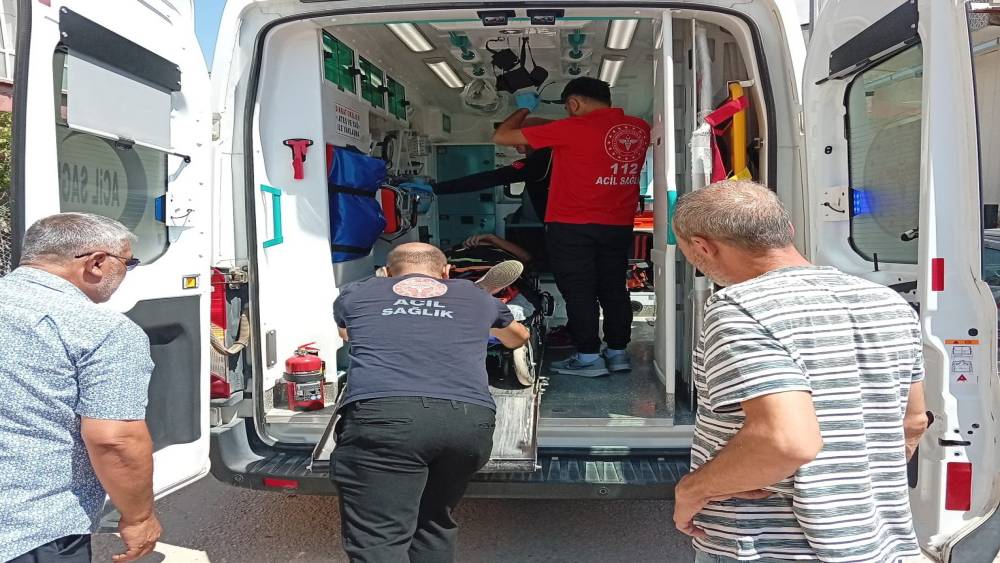 Motosiklet ile otomobil &ccedil;arpıştı: 1 yaralı
