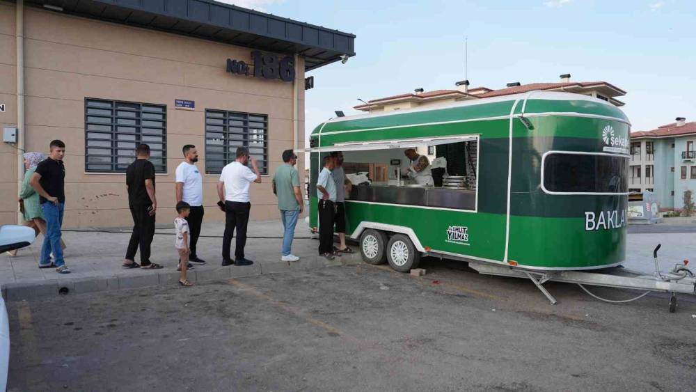 Şekabel baklava Şehitkamil&rsquo;in d&ouml;rt bir yanına yayılıyor
