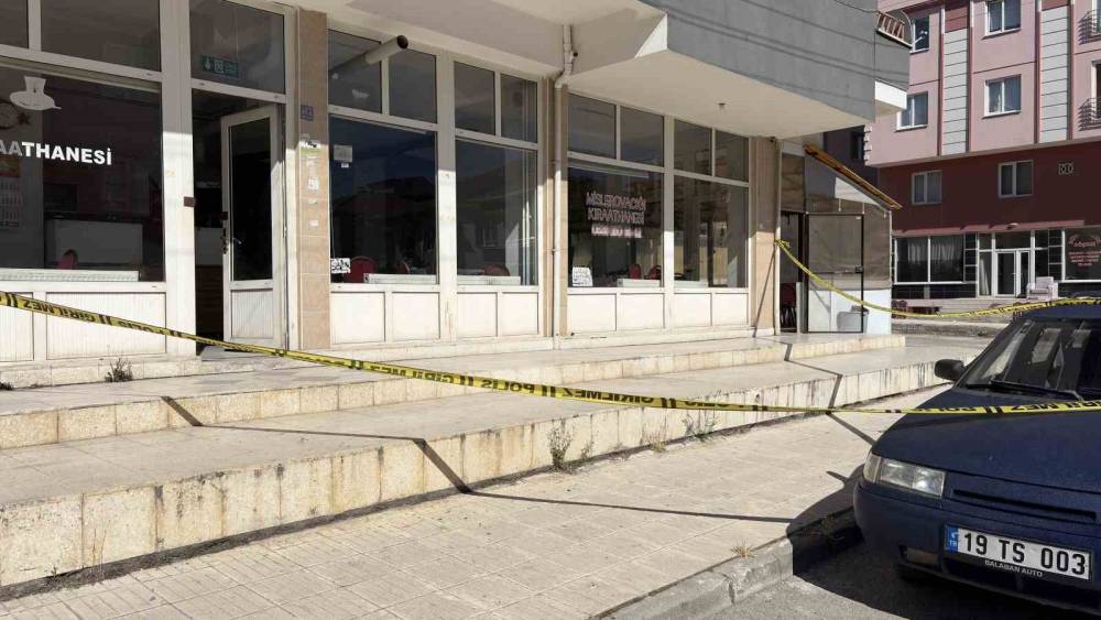 &Ccedil;orum&rsquo;da bı&ccedil;aklı kavga: 1 &ouml;l&uuml;, 1 yaralı
