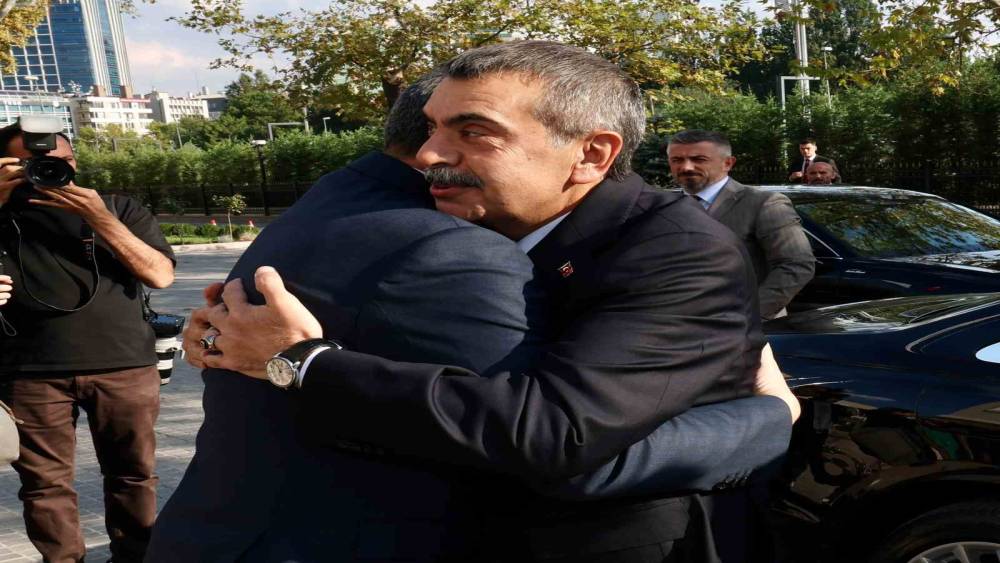 Bakan &Ccedil;ift&ccedil;i: "Okullarımızda 31 bin tane bah&ccedil;e g&ouml;revlisi istihdam etmiş olduk"
