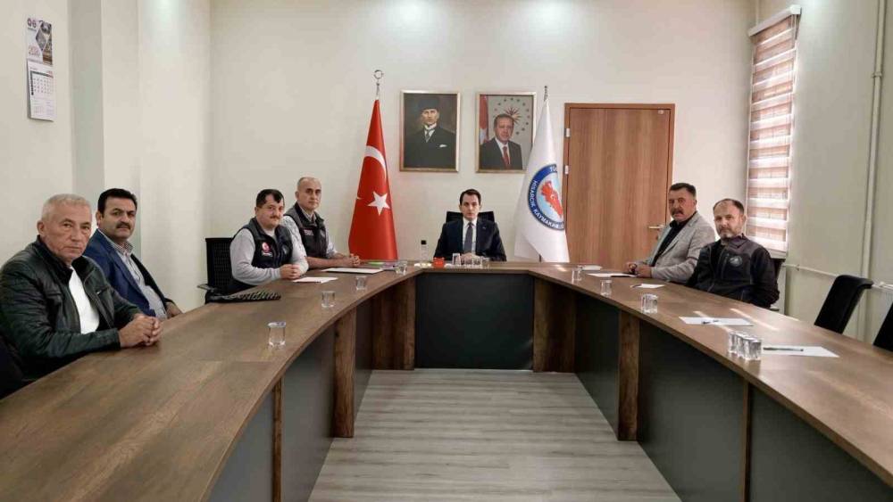 Hisarcık Kutlubeyler k&ouml;y&uuml;n&uuml;n i&ccedil;me suyu i&ccedil;in sondaj ihalesi yapıldı
