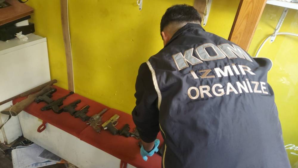 Depo değil k&uuml;&ccedil;&uuml;k cephanelik
