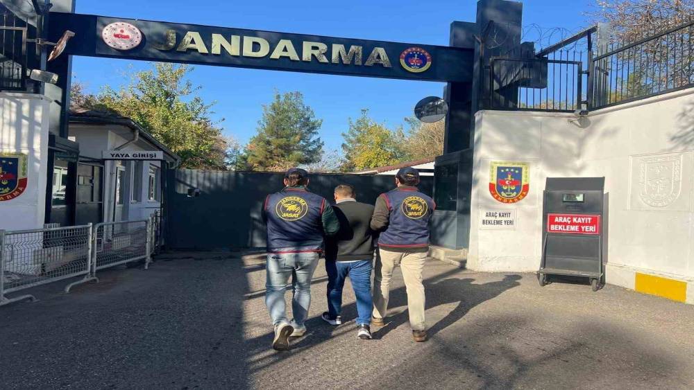 Diyarbakır&rsquo;da haklarında kesinleşmiş hapis cezası bulunan 85 kişi yakalandı
