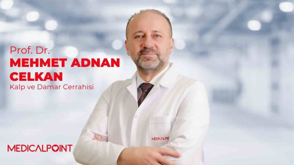 Prof. Dr. Celkan: "Bacakta ani şişlik ve ağrıya dikkat. pıhtı hayati risk oluşturabilir"

