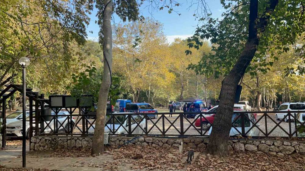 Ailesiyle piknikteyken t&uuml;fekle vurulan gen&ccedil; kız hayatını kaybetti
