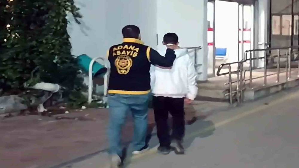 Adana&rsquo;da kasada oturan &ccedil;ocuğu başından vuran 17 yaşındaki ş&uuml;pheli yakalandı
