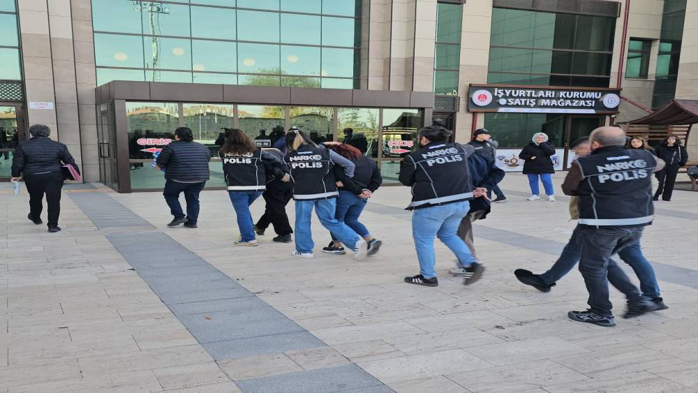 Hava destekli narkotik operasyonu: 25 kişi tutuklandı
